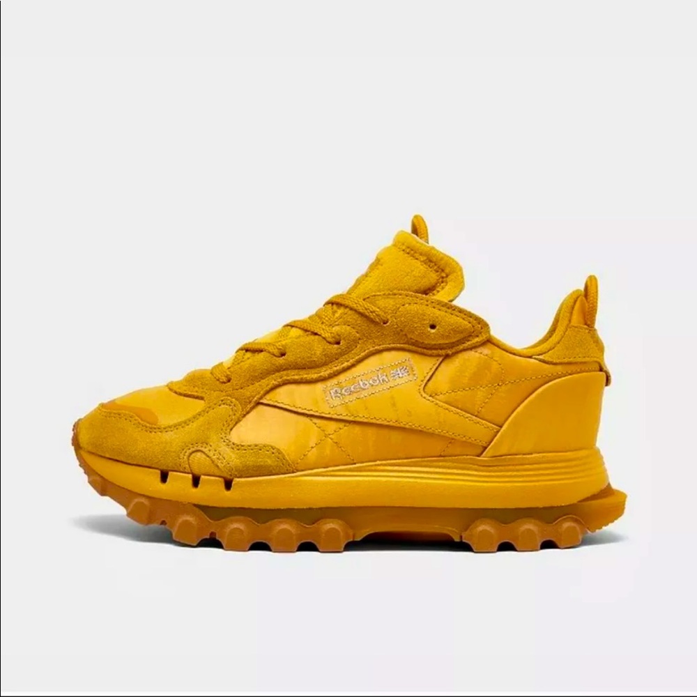 SOLD ON IG. ☺️🧡 CARDI B x REEBOK CLASSIC LEATHER